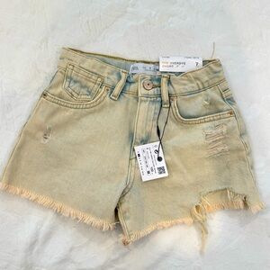 Girls overdye short